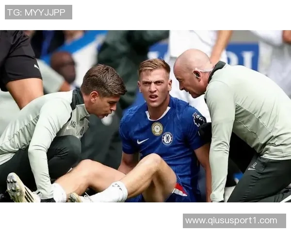 帕尔默家中意外受伤左脚小脚趾撞门引发关注