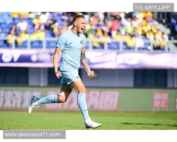 十人新鹏城客场发威杜加利奇破门助球队2-0领先三镇 十人新鹏城客场发威杜加利奇破门助球队2-0领先三镇